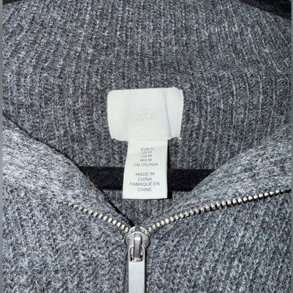H&M Quarter Zip Sweater - Picture 3 of 3